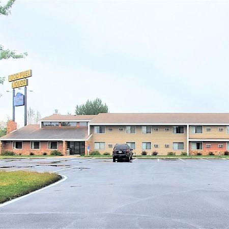 Amerivu Inn & Suites-エイボン エクステリア 写真