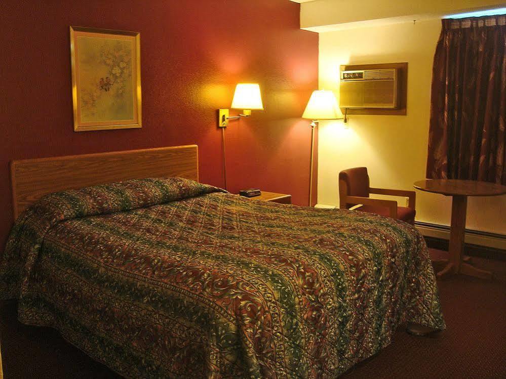 Amerivu Inn & Suites-エイボン エクステリア 写真