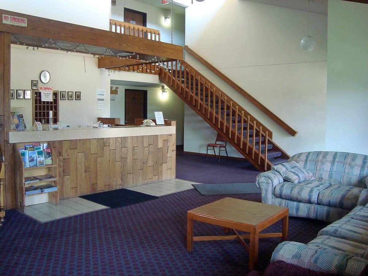 Amerivu Inn & Suites-エイボン エクステリア 写真